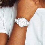 Γυναικείο ρολόι Tommy Hilfiger Stella 1782435 με ασημί ατσάλινο μπρασελέ και άσπρο καντράν διαμέτρου 38mm.
