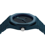 Πλάγια όψη του D1 Milano Polycarbon Blue D1-PCBU09 που αναδεικνύει τη λεπτή κάσα και το ματ μπλε soft-touch φινίρισμα