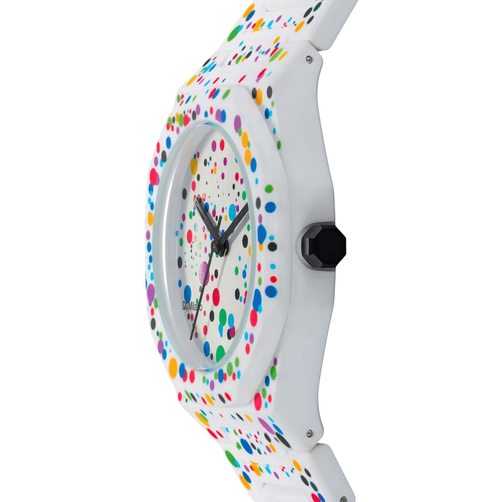 Πλάγια όψη του D1 Milano Polycarbon Dots White D1-PCBU12 που αναδεικνύει την κάσα Ø37 mm από πολυκαρμπονικό υλικό και το λευκό ματ φινίρισμα.