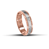 Δίχρωμες λευκόχρυσες και ροζ χρυσές βέρες γάμου 5mm με σαγρέ φινίρισμα, λουστρέ γραμμές και λαμπερά ζιργκόν, διαθέσιμες σε 9, 14, 18 ή 22 καράτια.