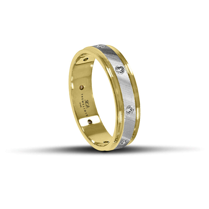 Δίχρωμες λευκόχρυσες και χρυσές βέρες γάμου 5mm με σαγρέ φινίρισμα, λουστρέ γραμμές και λαμπερά ζιργκόν, διαθέσιμες σε 9, 14, 18 ή 22 καράτια.