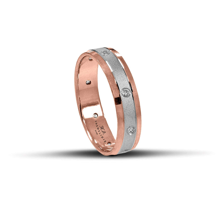 Μοντέρνες δίχρωμες βέρες γάμου 5.5mm από ροζ χρυσό και λευκόχρυσο με λουστρέ και ματ φινίρισμα και λαμπερά ζιργκόν, διαθέσιμες σε 9, 14, 18 ή 22 καράτια.