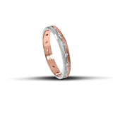 Μοντέρνες ροζ χρυσές και λευκόχρυσες βέρες γάμου 3mm με ματ φινίρισμα, λεπτή λουστρέ γραμμή στο κέντρο και λαμπερά ζιργκόν, ιδανικές για ζευγάρια που αγαπούν τη ρομαντική πολυτέλεια και την εκλεπτυσμένη λεπτομέρεια, διαθέσιμες σε 9, 14, 18 ή 22 καράτια.