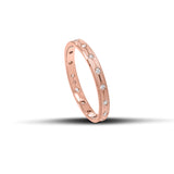 Μοντέρνες ροζ χρυσές βέρες γάμου 2.5mm με ματ φινίρισμα, λεπτή λουστρέ γραμμή στο κέντρο και λαμπερά ζιργκόν, ιδανικές για ζευγάρια που αγαπούν τη ρομαντική πολυτέλεια και την εκλεπτυσμένη κομψότητα, διαθέσιμες σε 9, 14, 18 ή 22 καράτια.