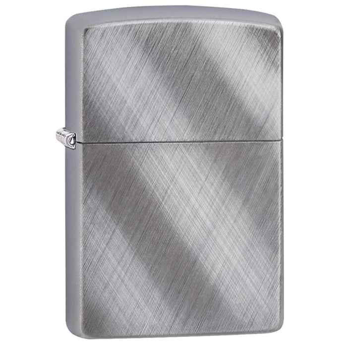 Αντιανεμικός αναπτήρας Zippo Classic Diagonal Weave 28182 σε ασημί χρώμα με ματ υψή και διαγώνιες γραμμές και δυνατότητα χαράγματος για ένα προσωποποιημένο δώρο.
