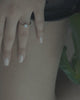 Μονόπετρο δαχτυλίδι από λευκόχρυσο 14 καρατίων.