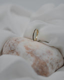 Χρυσό δαχτυλίδι Κ14 βεράκι με μαύρες πέτρες