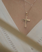 Βαπτιστικός Σταυρός για Κορίτσι CS031 Χρυσός 14K Κλασικός με Ματ Γραμμή στο Κέντρο