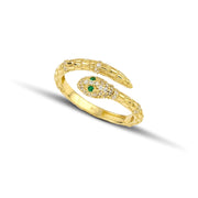 Δαχτυλίδι φίδι χρυσό Κ14 με ζιργκόν, φορεμένο σε μοντέλο.