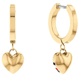 Γυναικεία σκουλαρίκια κρίκοι Tommy Hilfiger με κρεμαστή καρδιά σε χρυσό χρώμα.