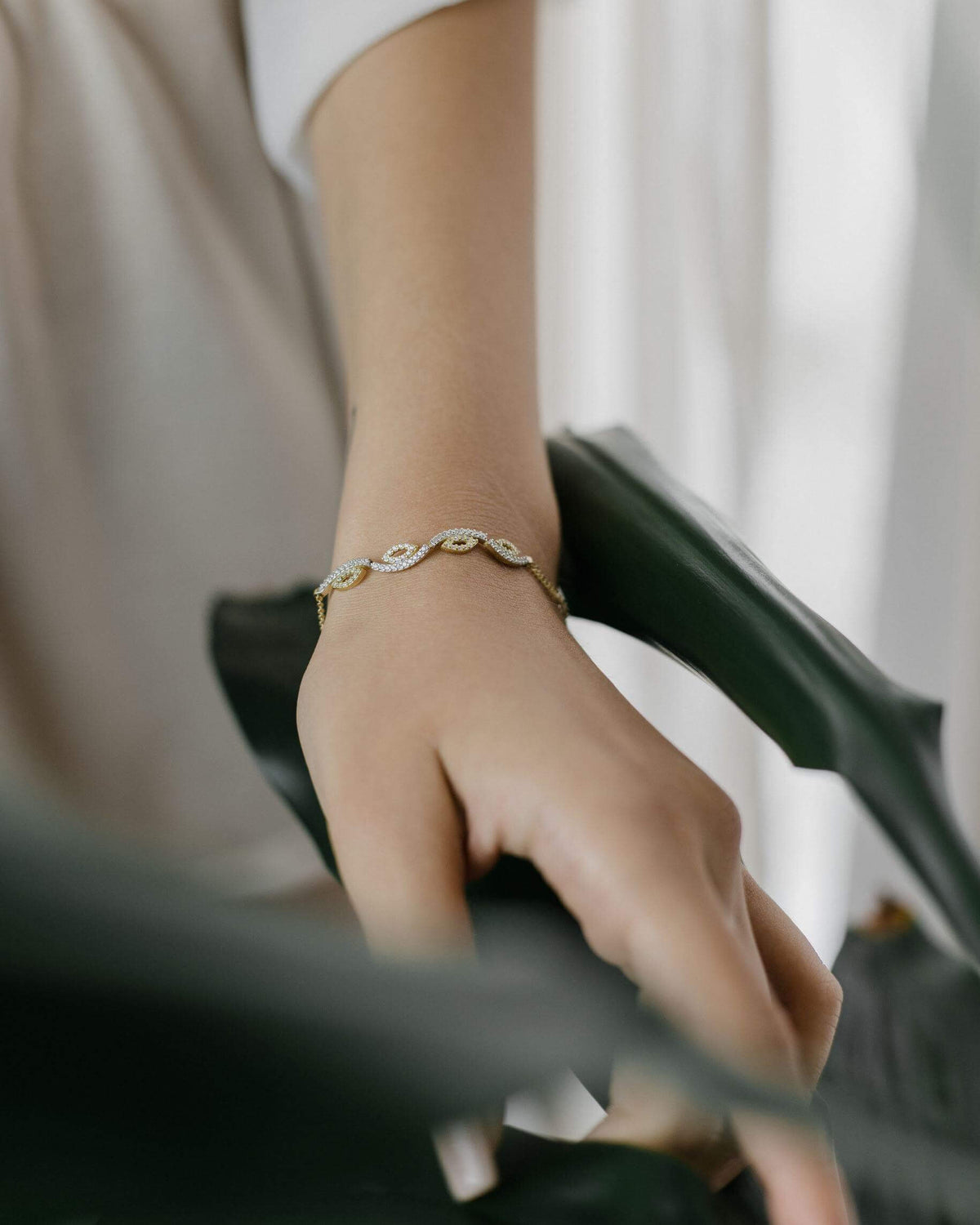 Γυναικείο Βραχιόλι BT004 Χρυσό & Λευκόχρυσο 14K με Ζιργκόν