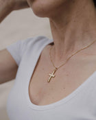 Βαπτιστικός Σταυρός για Κορίτσι CS039 Χρυσός 14K Λουστρέ με Καμπύλο Σχεδιασμό