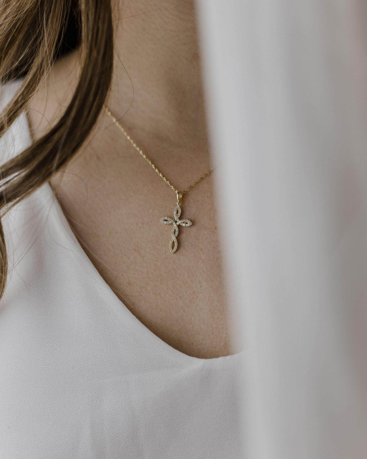 Βαπτιστικός Σταυρός για Κορίτσι Χρυσός 18K Πλεκτός με Διαμάντια | DCS012