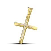 Σταυρός βάπτισης χρυσός Κ14 για γυναίκα. Διαθέτει σκαλιστά σχέδια και λευκόχρυσο σταυρό. Φορεμένος σε μοντέλο.