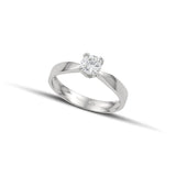 Λευκόχρυσο μονόπετρο δαχτυλίδι με διαμάντι και καστόνι σε σχήμα "V" .