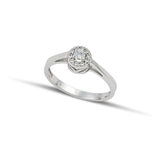 Μονόπετρο δαχτυλίδι ροζέτα με κεντρικό διαμάντι round cut και πέτρες από μικρότερα διαμάντια, κατασκευασμένο από λευκόχρυσο.