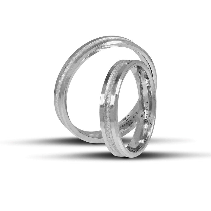Μοντέρνες λευκόχρυσες βέρες γάμου 4 mm, λουστρέ με ματ γραμμή, minimal σχεδίαση, διαθέσιμες σε 9, 14, 18 ή 22 καράτια.