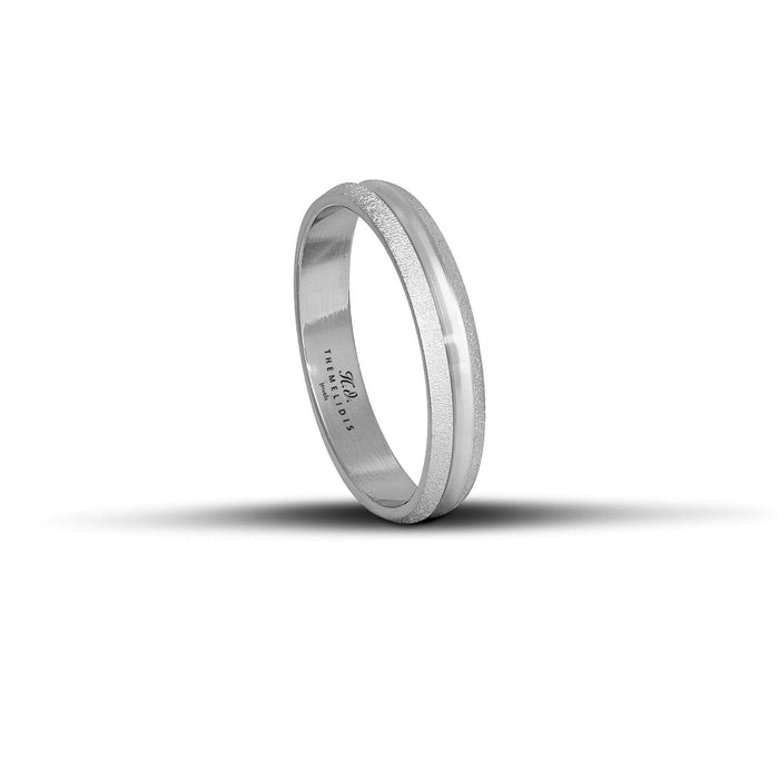 Λευκόχρυσες βέρες γάμου 4mm με λουστρέ επιφάνεια και ματ γραμμή, χειροποίητης κατασκευής με ανατομικό σχεδιασμό.