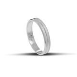 Λευκόχρυσες βέρες γάμου 4 mm, ματ με λεπτή λουστρέ γραμμή στο κέντρο, κομψές και χειροποίητες, διαθέσιμες σε 9, 14, 18 ή 22 καράτια.