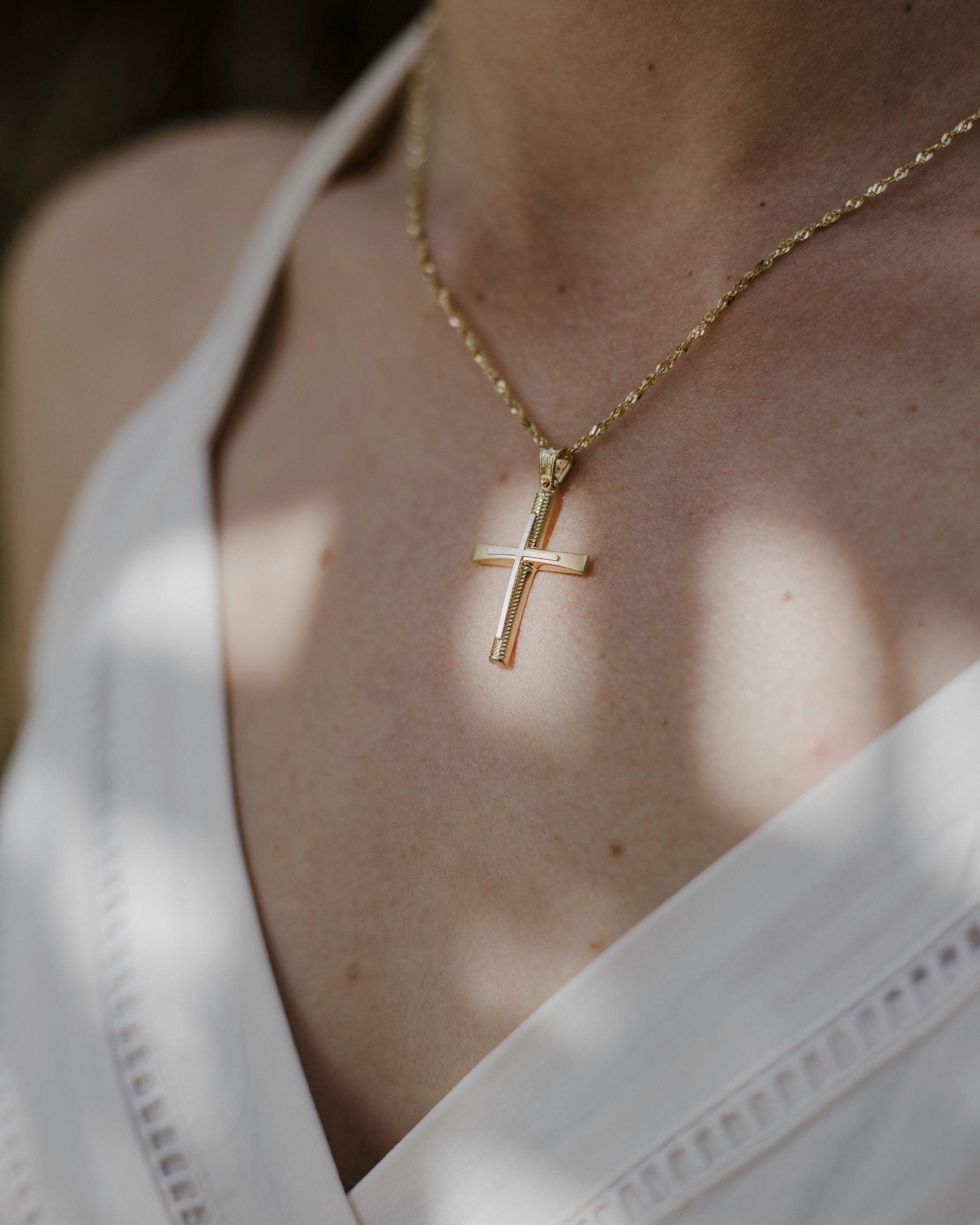Γυναικείος χρυσός σταυρός βάπτισης Κ14 με λευκόχρυσο